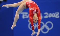 米兰-绝境中的橙色风暴，迈凯伦翻盘梅赛德斯，维斯塔潘率队重塑F1格局