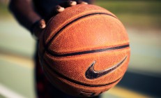 米兰APP下载-铁骑踏破金陵梦，杜兰特无解状态诠释现代篮球唯一性