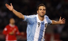 米兰APP下载-绝境红魔，恩佐关键节点双响，曼联补时逆转沙特豪门