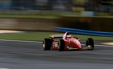 米兰真人-篮网强行终结老鹰，克莱压力下完成爆发，绝境中的英雄与团队的胜利