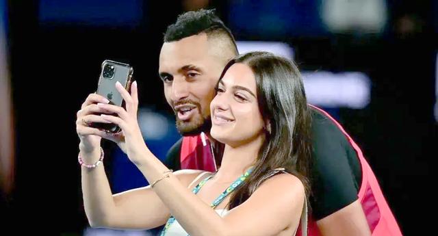 意大利网球队完胜日本网球队，克耶高斯关键制胜的简单介绍